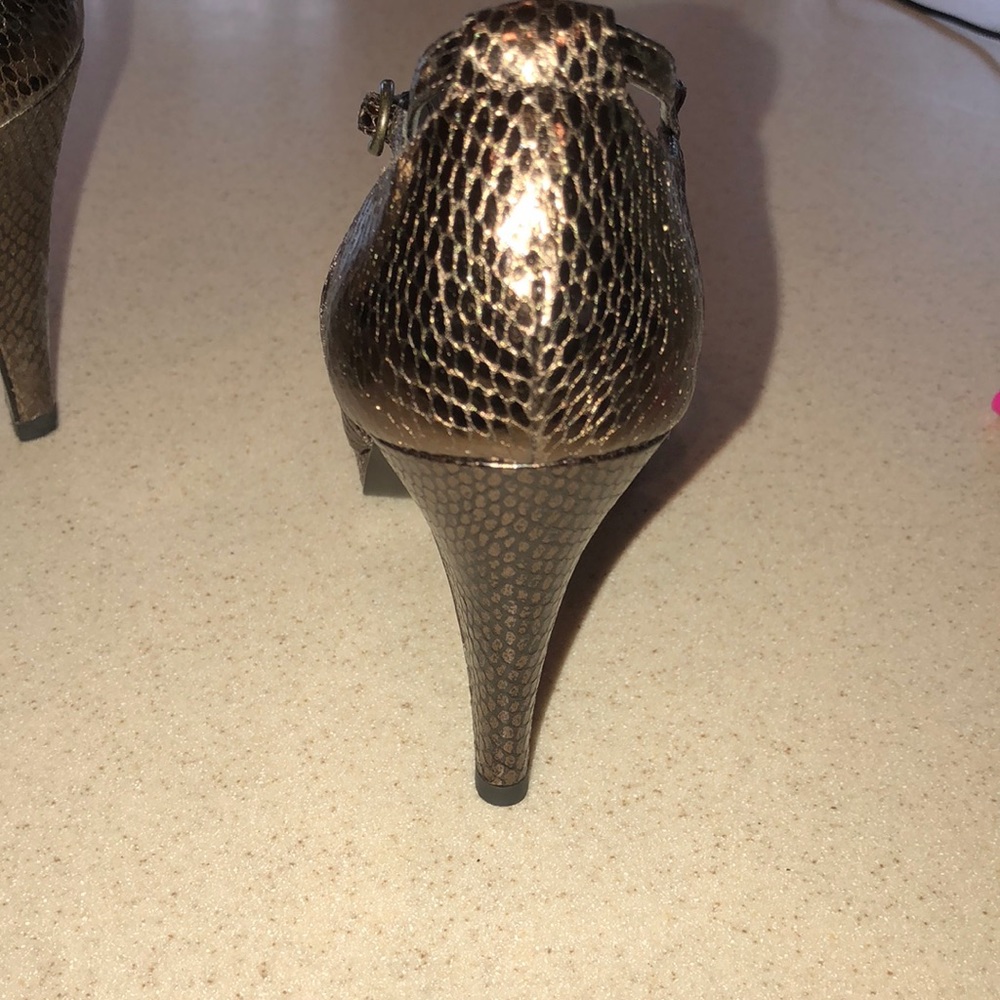 Heels - Picture 4 of 5